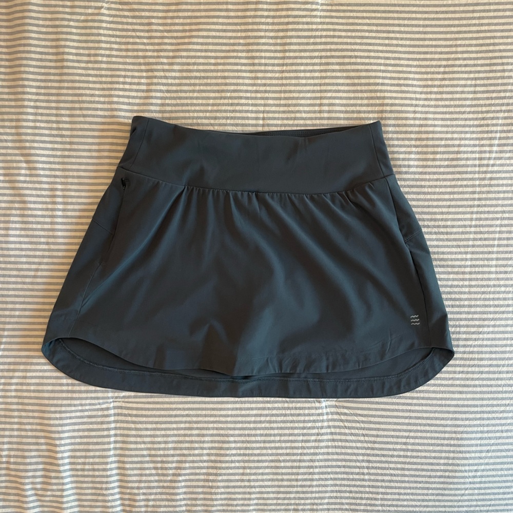 Free Fly Women’s Bamboo-Lined UPF50+ Breeze Active Skort | XS, Storm Cloud, NWOT